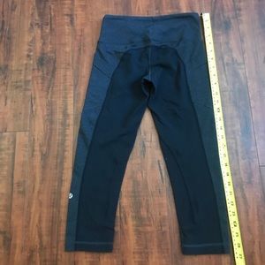 LULULEMON Crop Leggings